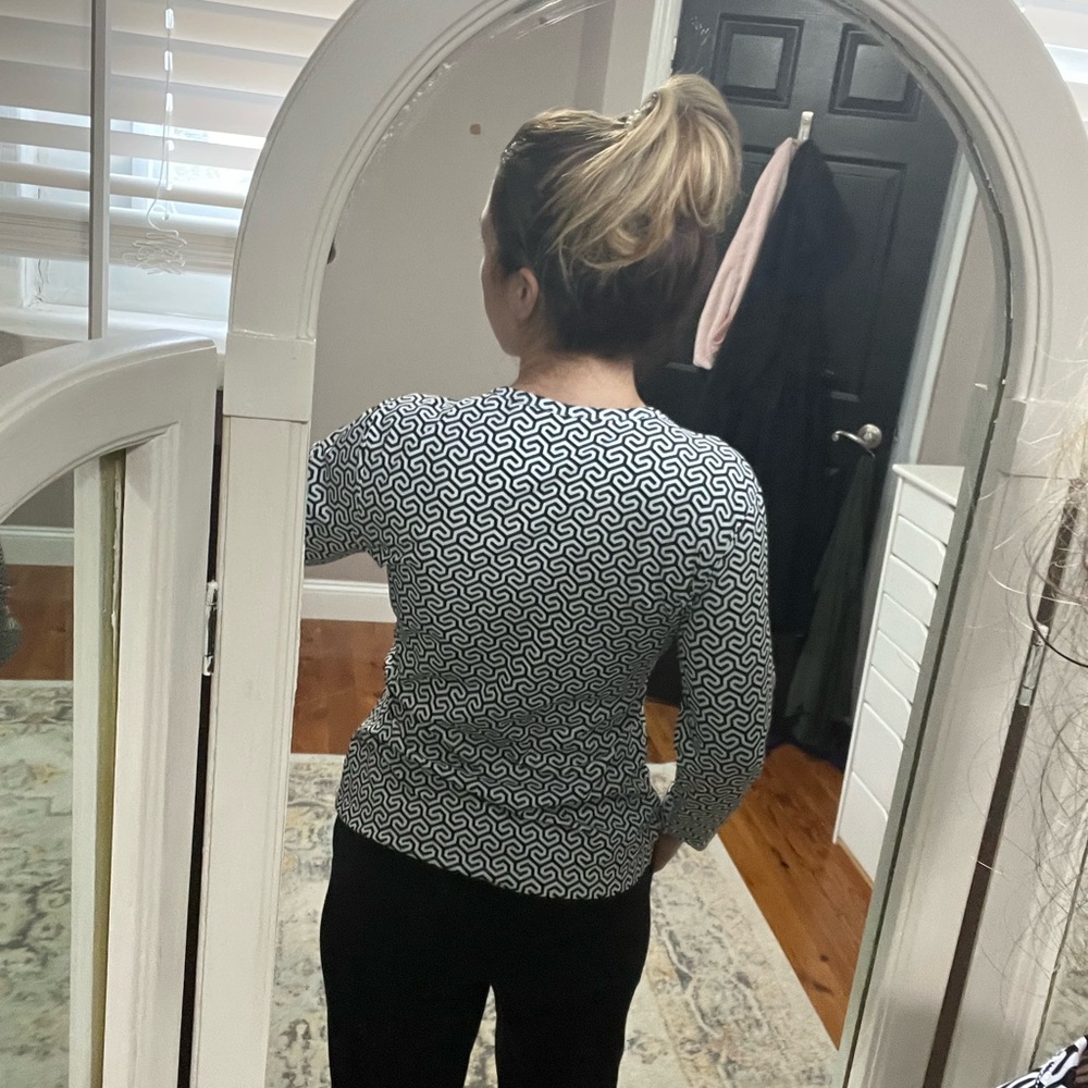 Dressy top - Picture 2 of 5